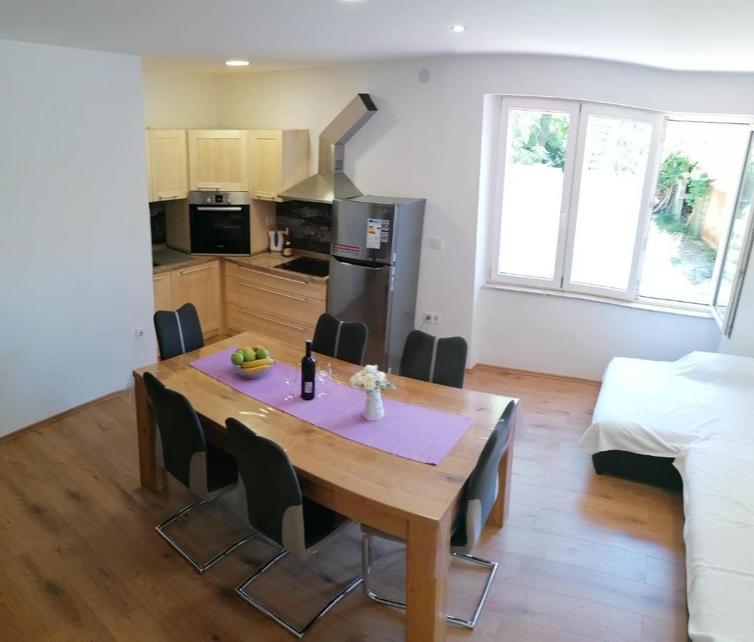 Apartment "B" 50 M From The Beach 자다르 외부 사진