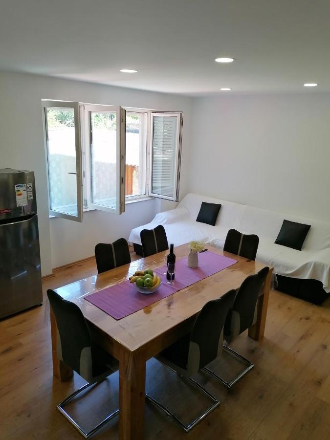 Apartment "B" 50 M From The Beach 자다르 외부 사진