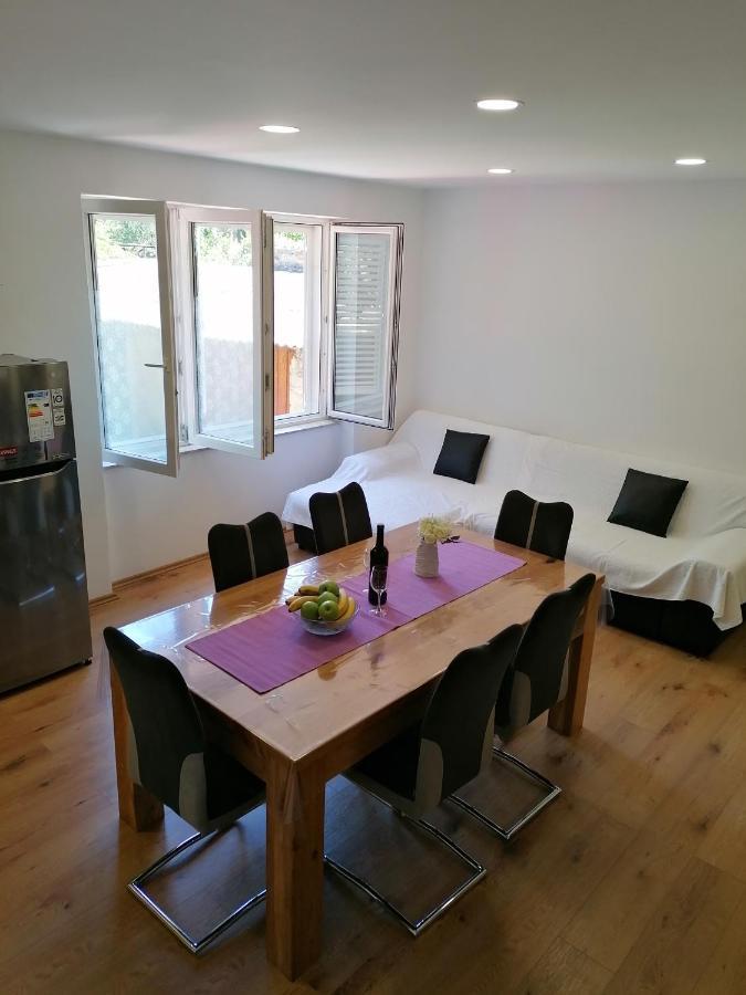 Apartment "B" 50 M From The Beach 자다르 외부 사진