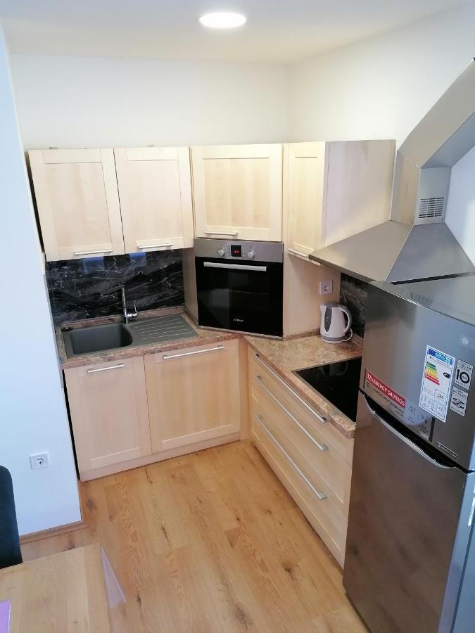 Apartment "B" 50 M From The Beach 자다르 외부 사진